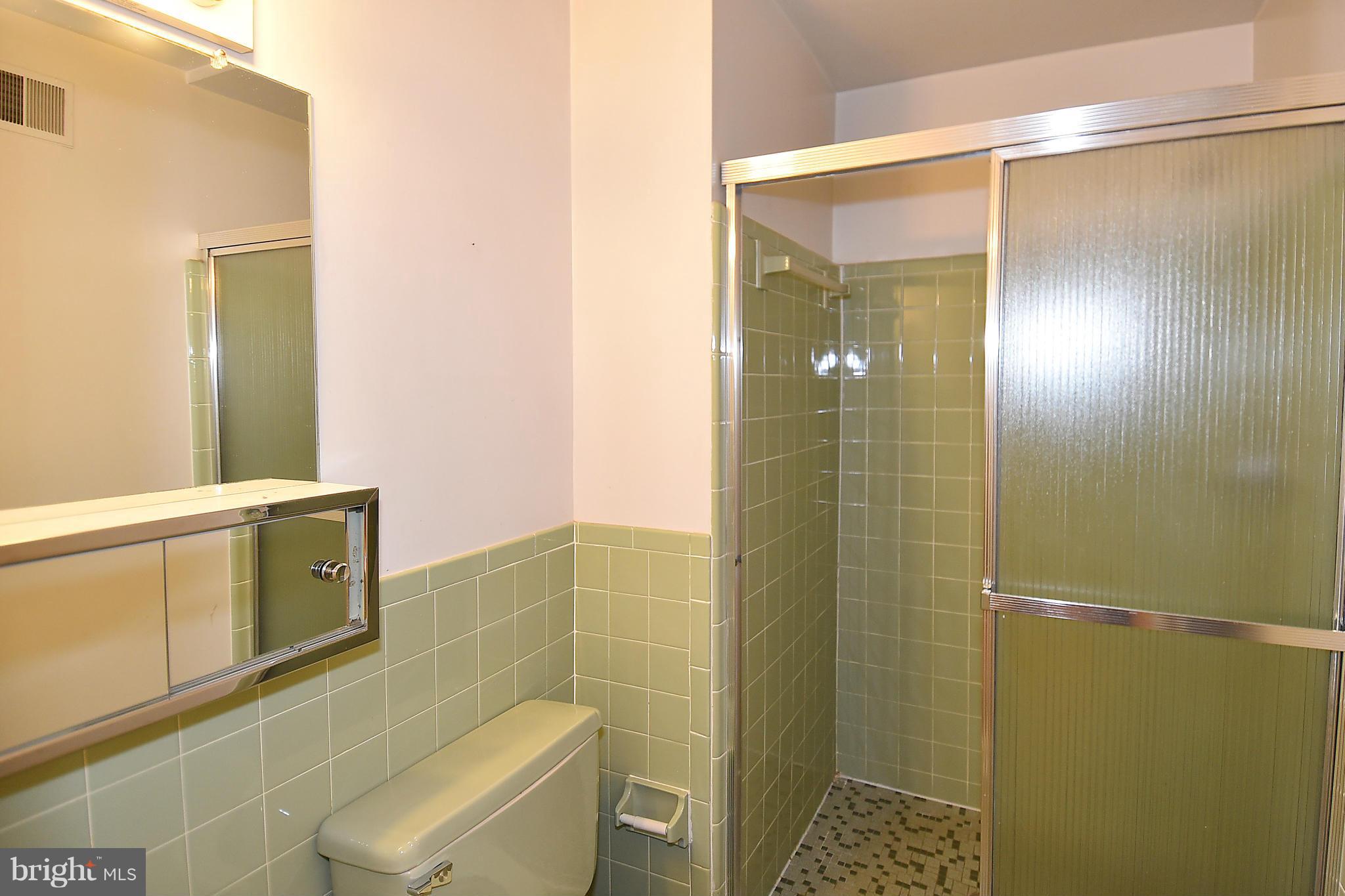 7415 Churchill Road McLean, VA 22101 - Photo 23 of 28 Bath