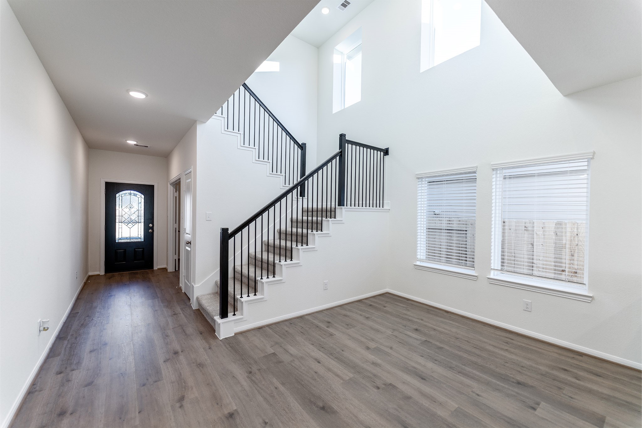 10693 Altitude Way Conroe, TX 77303 - Photo 7 of 37