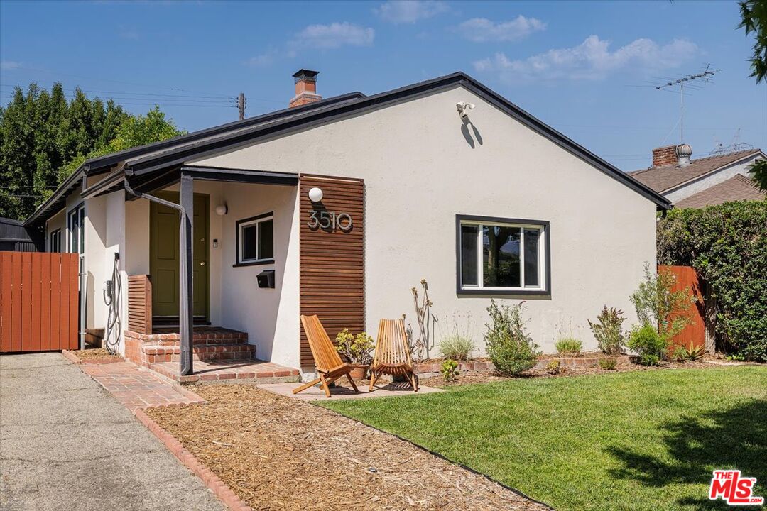 3510 Ferncroft Road Los Angeles, CA 90039 - Photo 2 of 32