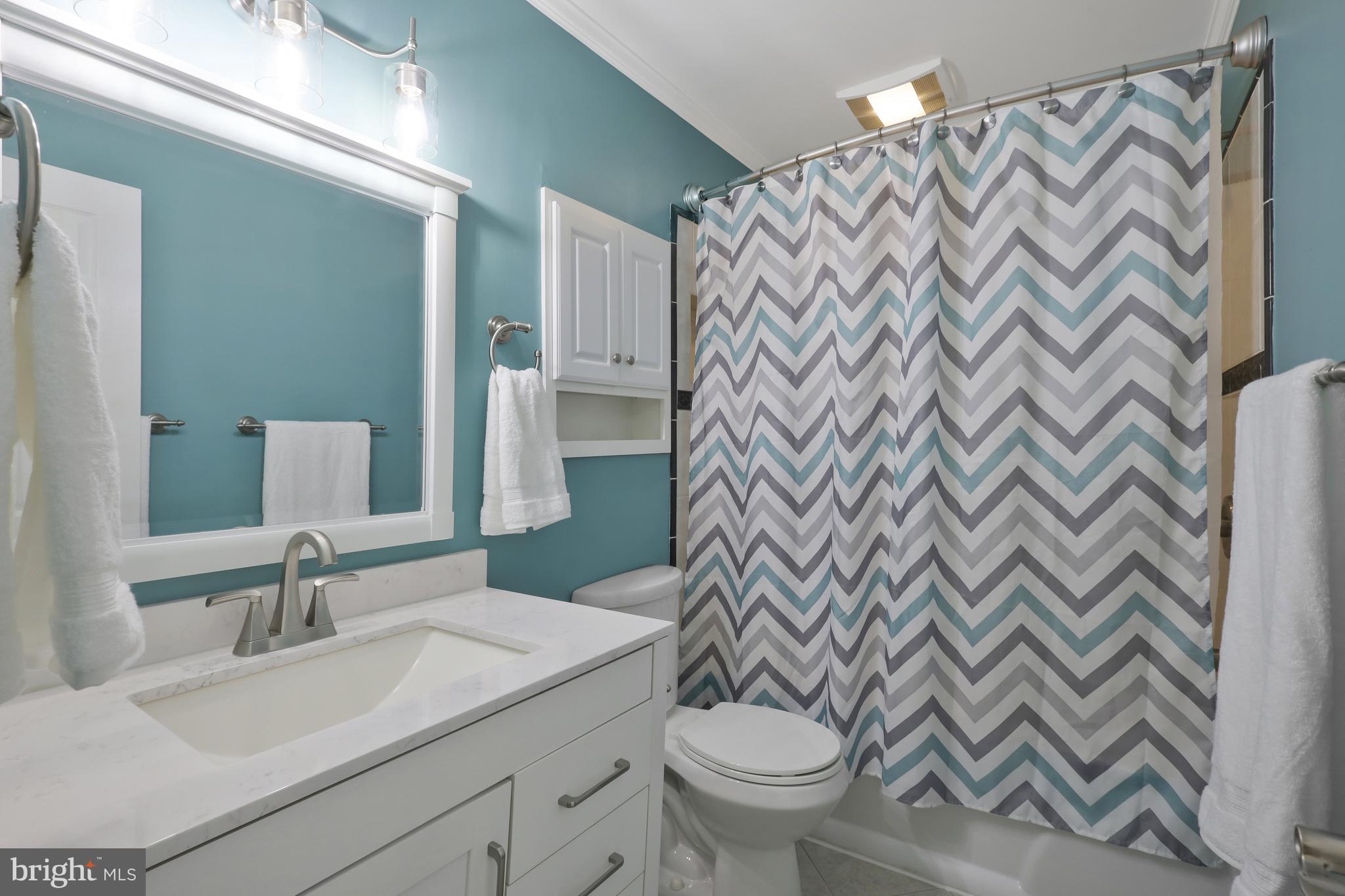 7792 Euclid Way Springfield, VA 22153 - Photo 24 of 39 Bathroom Upper l
Level with Tub and Shower