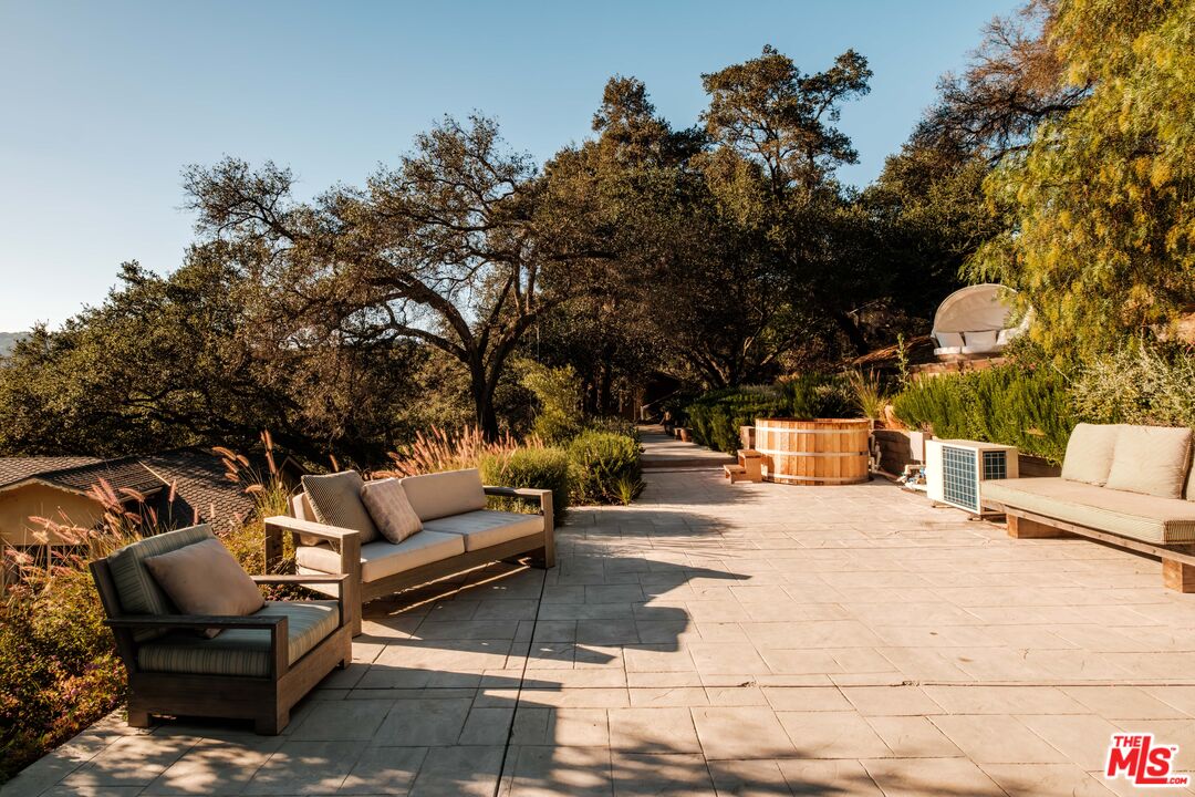 21717 Encina Road Topanga, CA 90290 - Photo 56 of 60