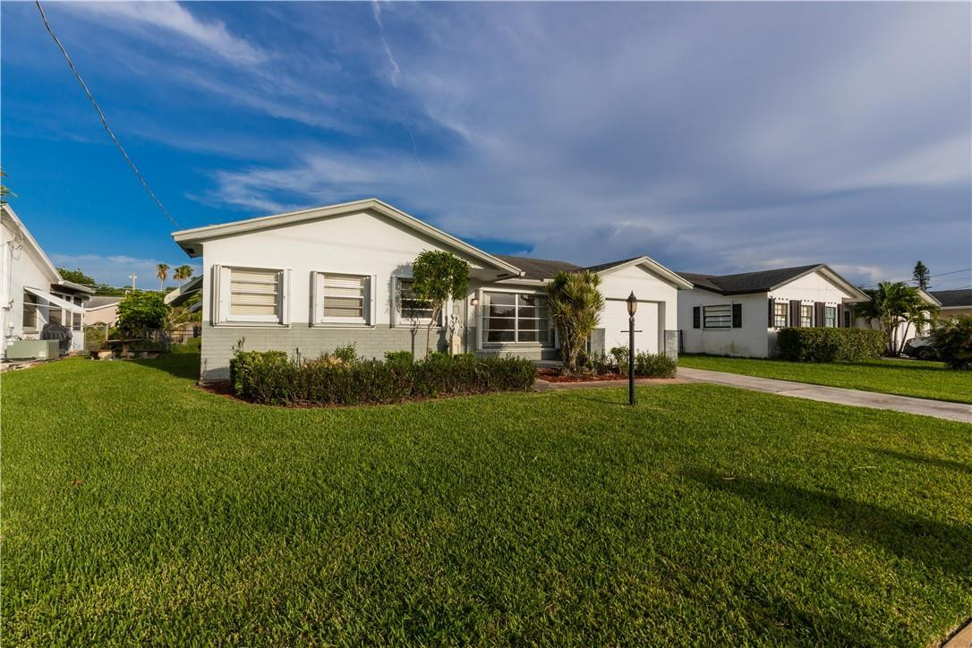22188 Southwest 58th Avenue Boca Raton, FL 33428 - Photo 2 of 26 Photo 2