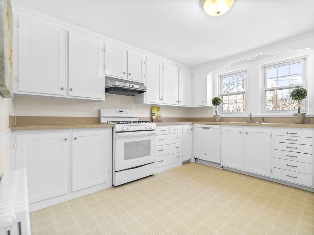 41 Brook Street Wellesley, MA 02482 - Photo 8 of 19