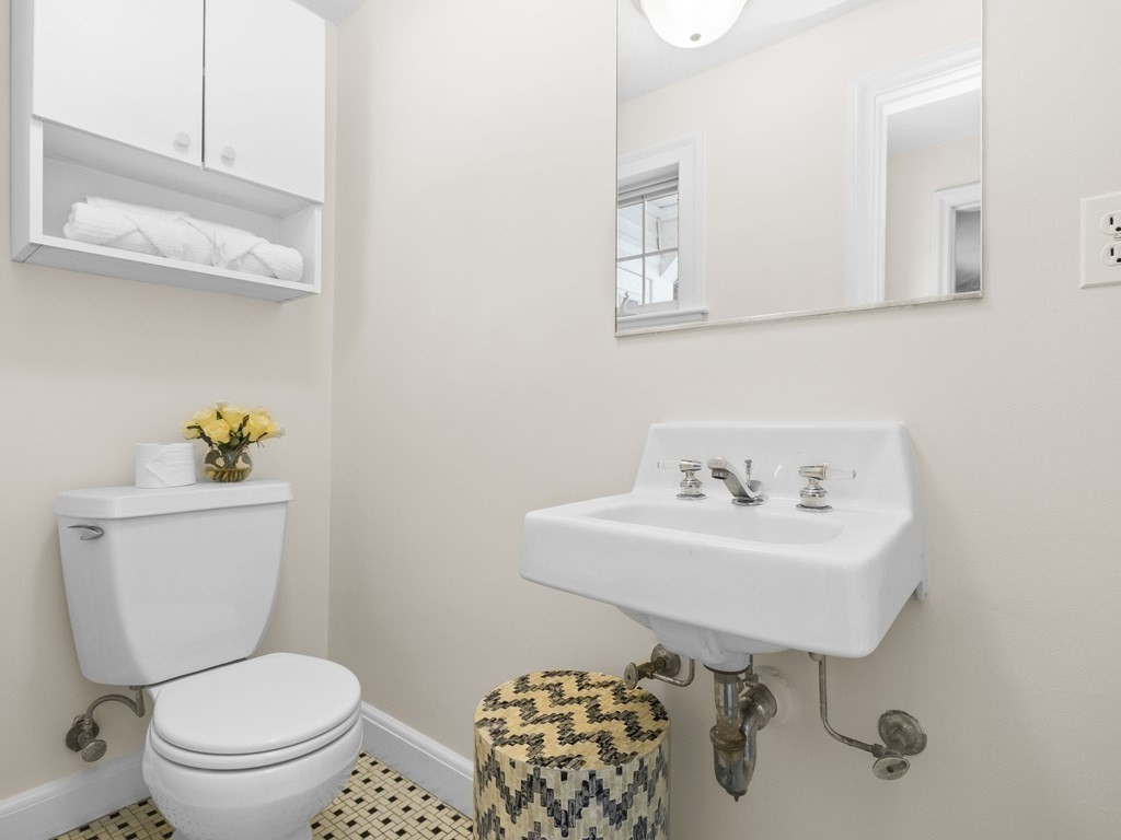 41 Brook Street Wellesley, MA 02482 - Photo 10 of 19