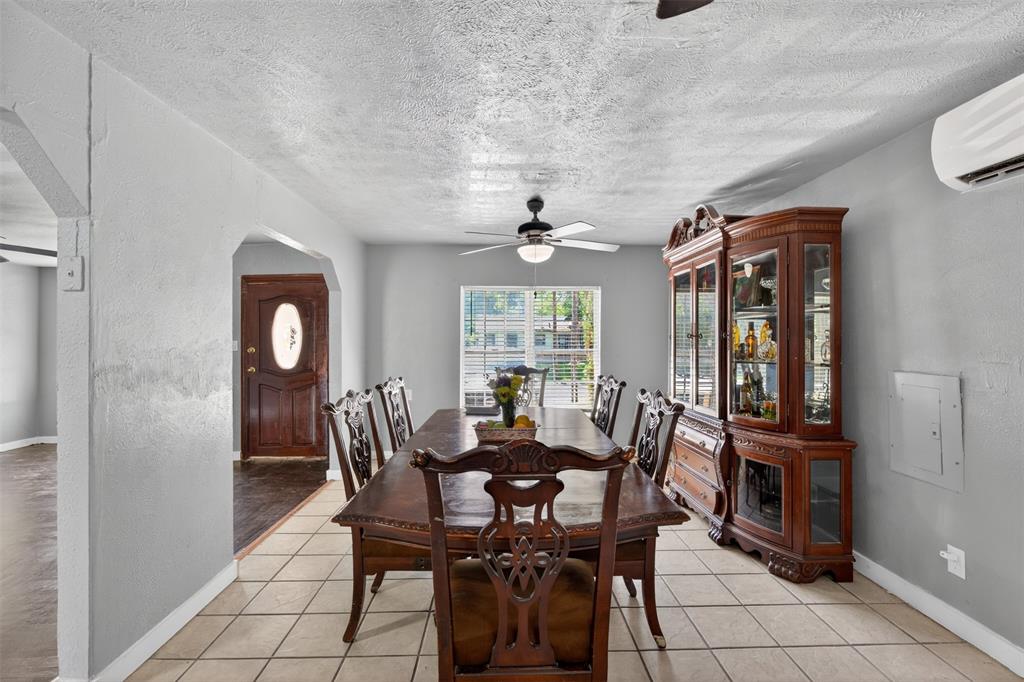 604 Graham Street Cleburne, TX 76033 - Photo 6 of 30