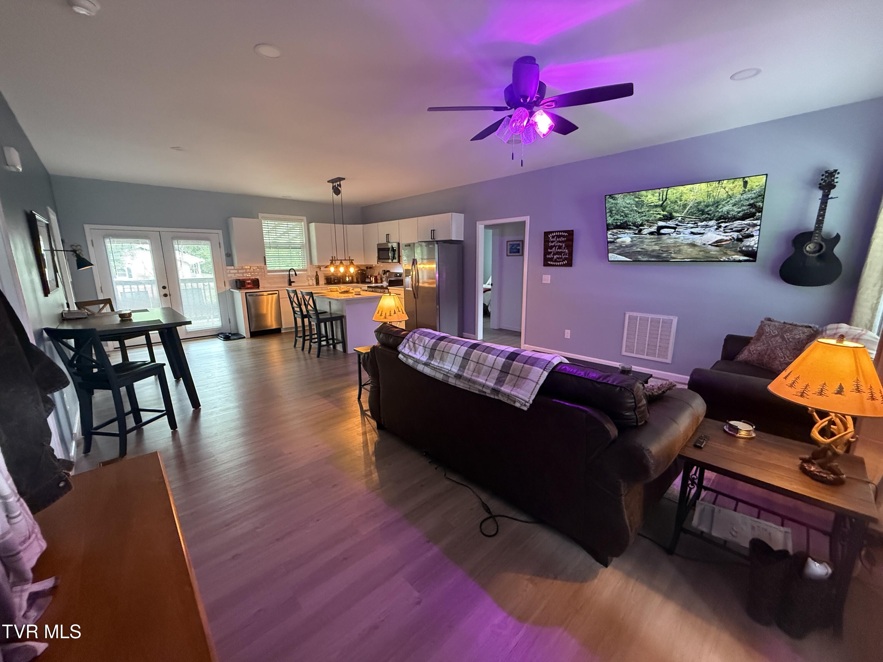 118 Ranger Drive Elizabethton, TN 37643 - Photo 5 of 34 IMG_5755