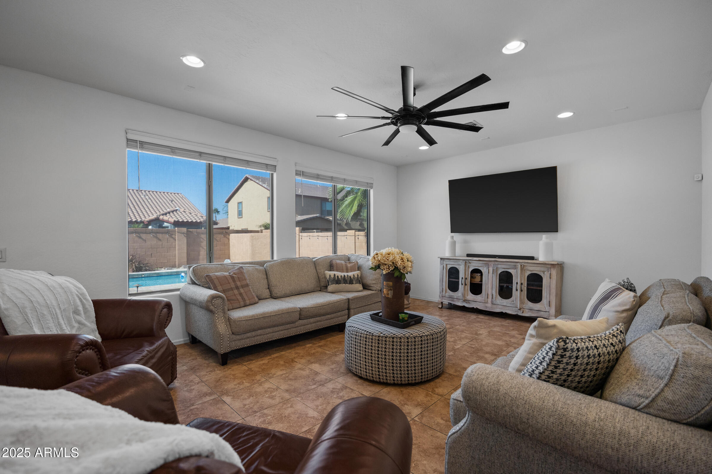 5946 South Shelby Way Gilbert, AZ 85298 - Photo 15 of 55 5946 S Shelby Way-16