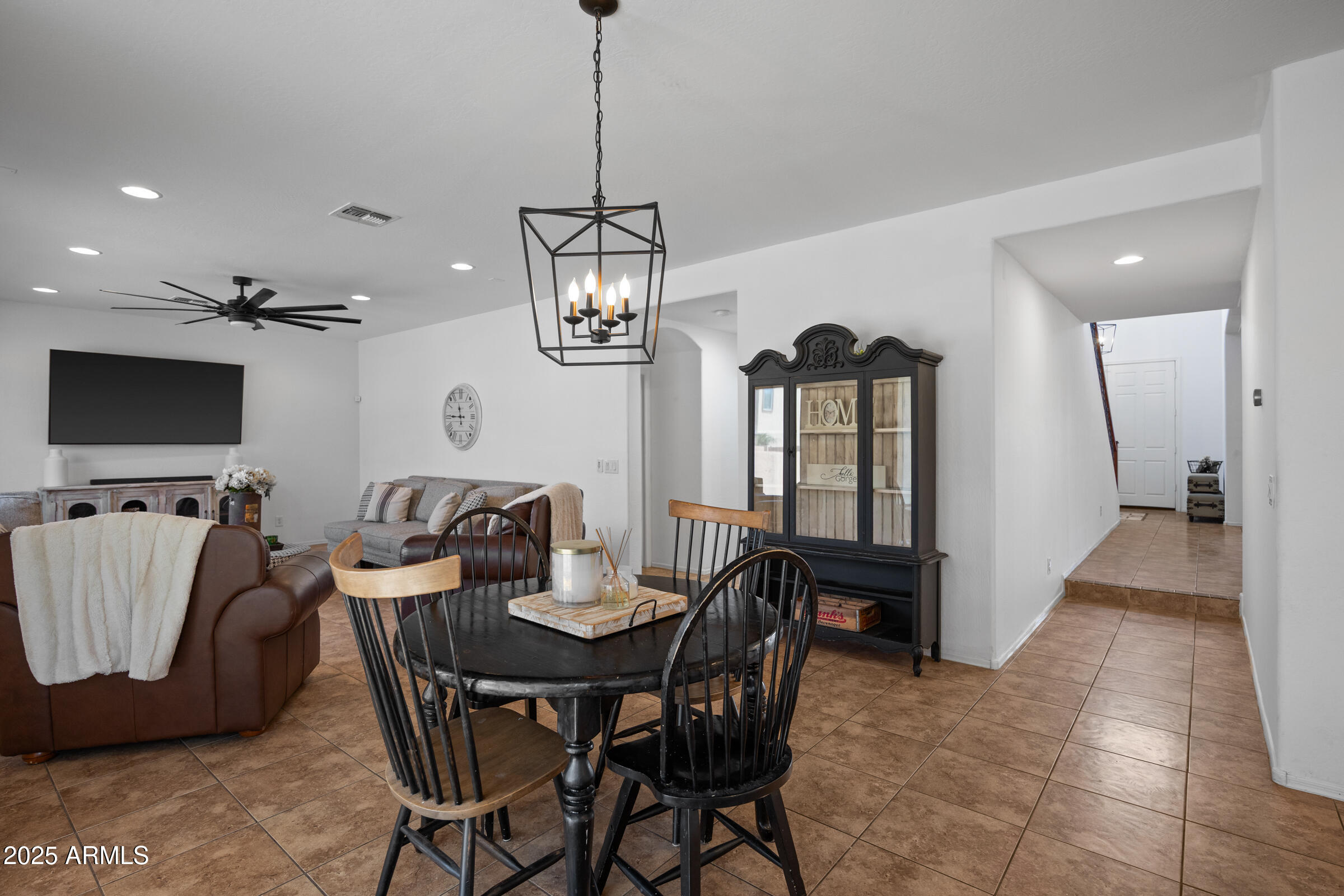 5946 South Shelby Way Gilbert, AZ 85298 - Photo 17 of 55 5946 S Shelby Way-18