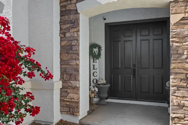 a view of entryway and hall