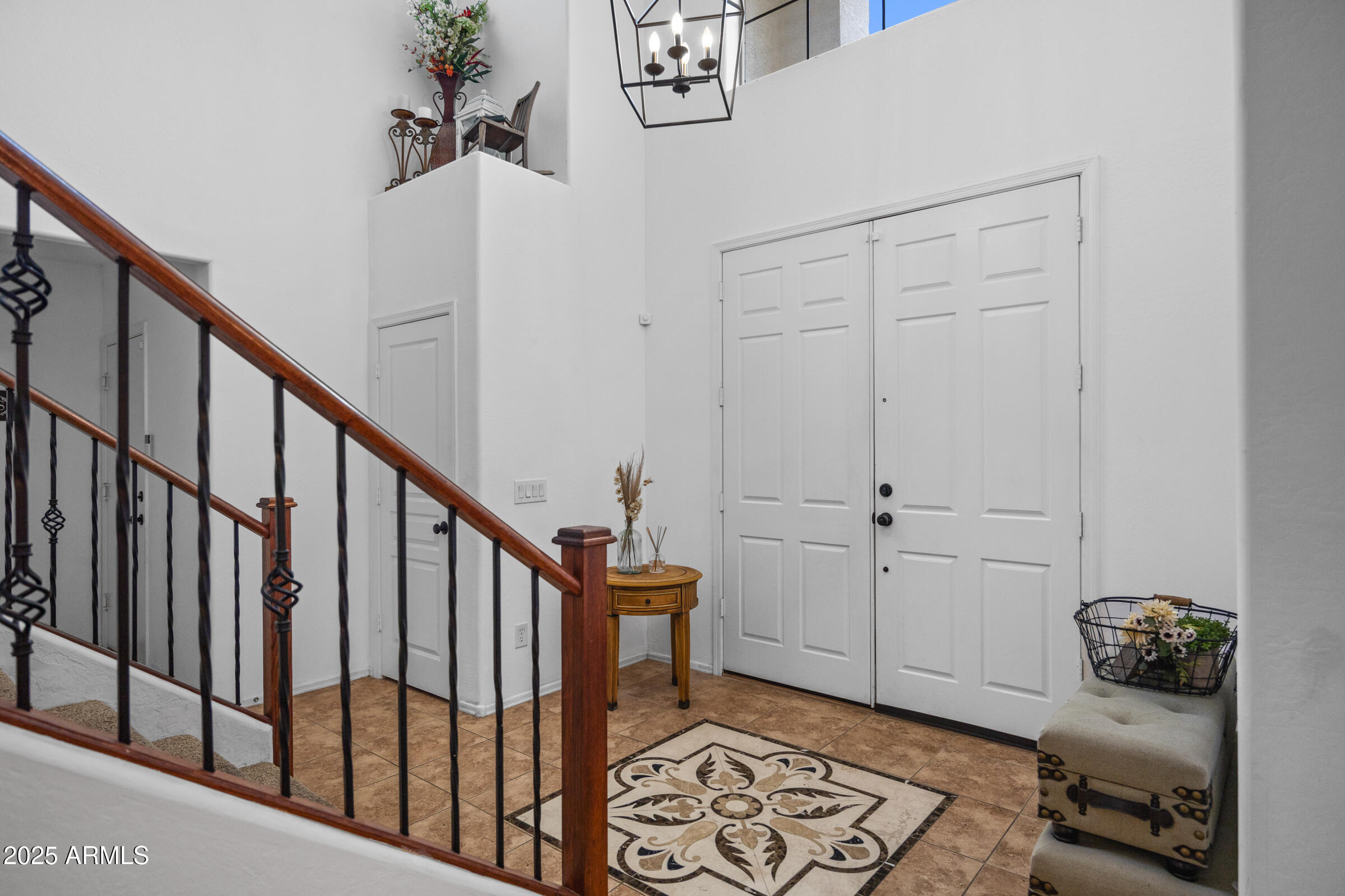 5946 South Shelby Way Gilbert, AZ 85298 - Photo 6 of 55 5946 S Shelby Way-6