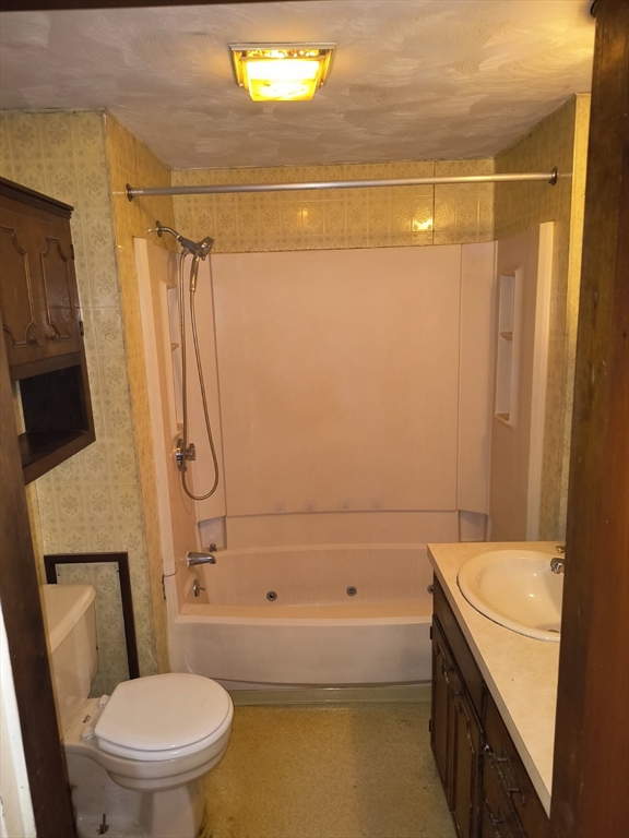 655 Morgan Road West Springfield, MA 01089 - Photo 18 of 39