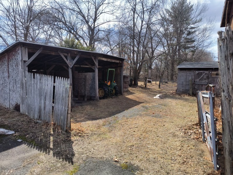 655 Morgan Road West Springfield, MA 01089 - Photo 25 of 39