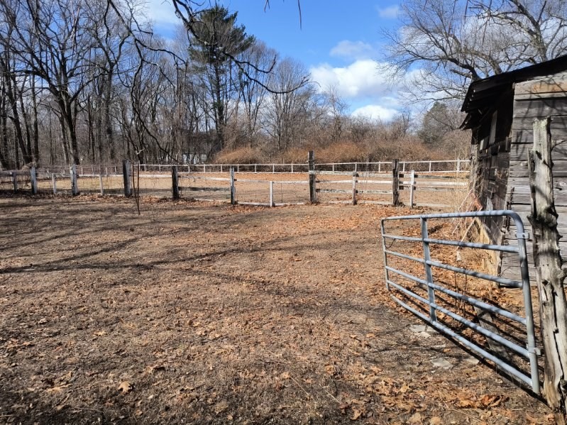 655 Morgan Road West Springfield, MA 01089 - Photo 28 of 39