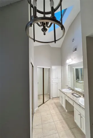 $2,500 | 5 Spurwood Court, The Woodlands, TX 77381