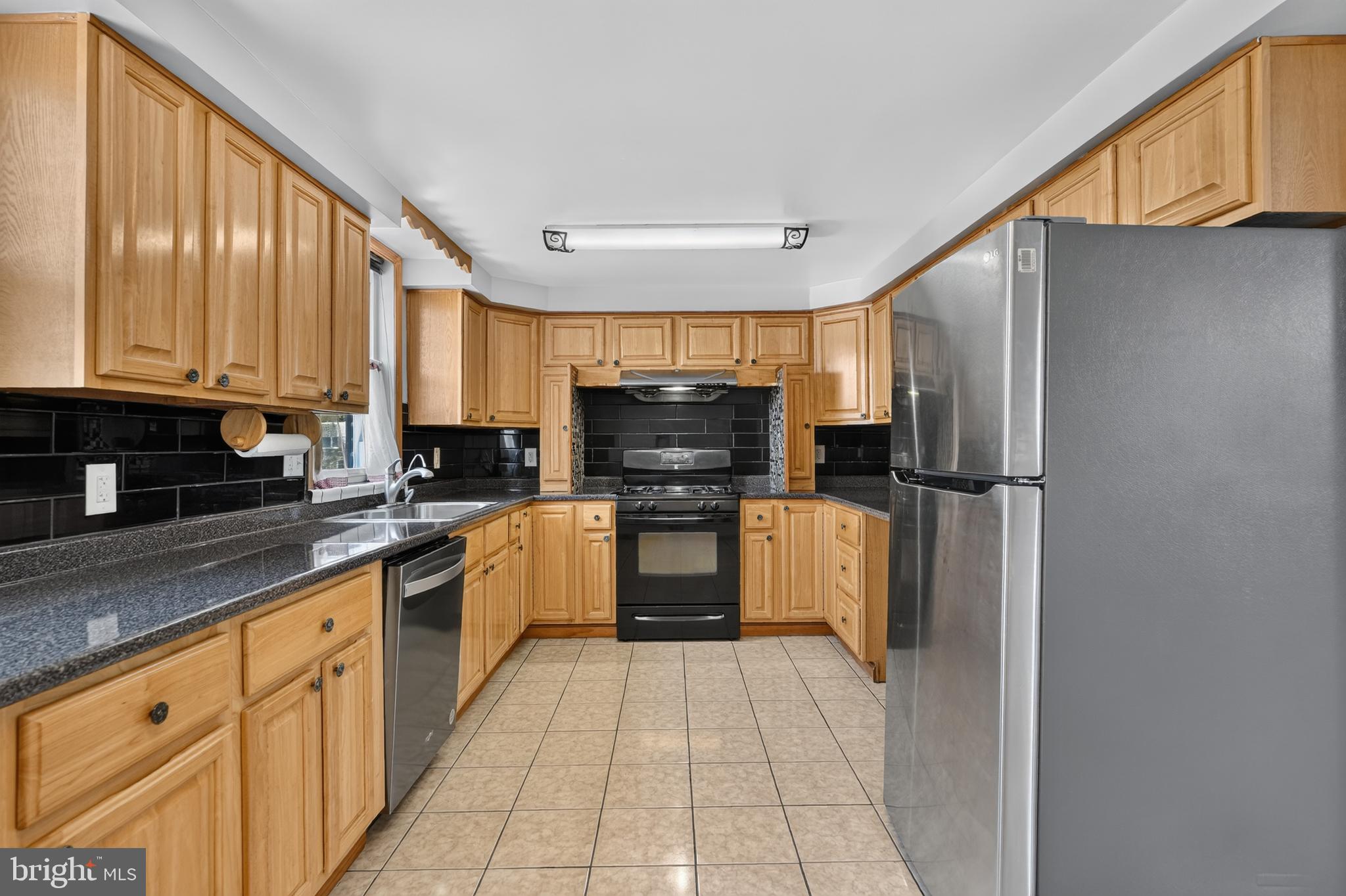 1100 Surrey Road Philadelphia, PA 19115 - Photo 7 of 31 Kitchen