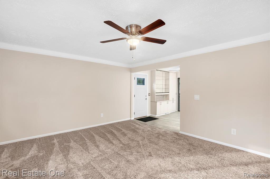 2550 Longview Avenue Rochester Hills, MI 48307 - Photo 8 of 40