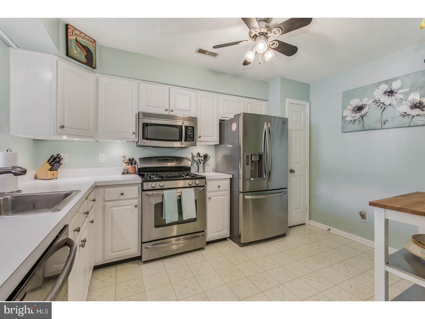 2403 Stokes Road Mount Laurel, NJ 08054 - Photo 10 of 22 Kitchen