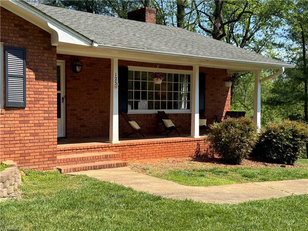 125 James Street Elkin, NC 28621 - Photo 19 of 21 Front Porch