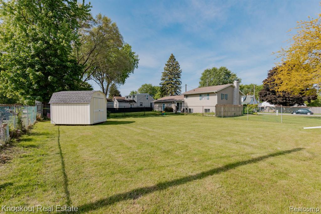 8368 Main Street Birch Run, MI 48415 - Photo 9 of 37 Gallery Image 9