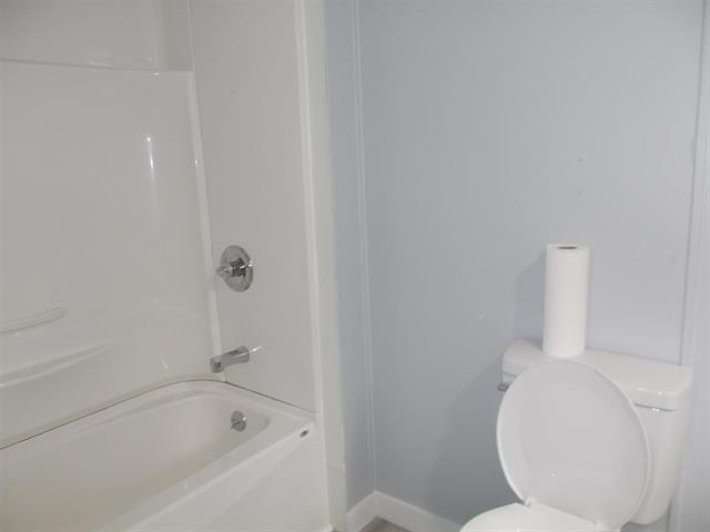 77 Royal Crst Park Rochester, NH 03867 - Photo 8 of 12