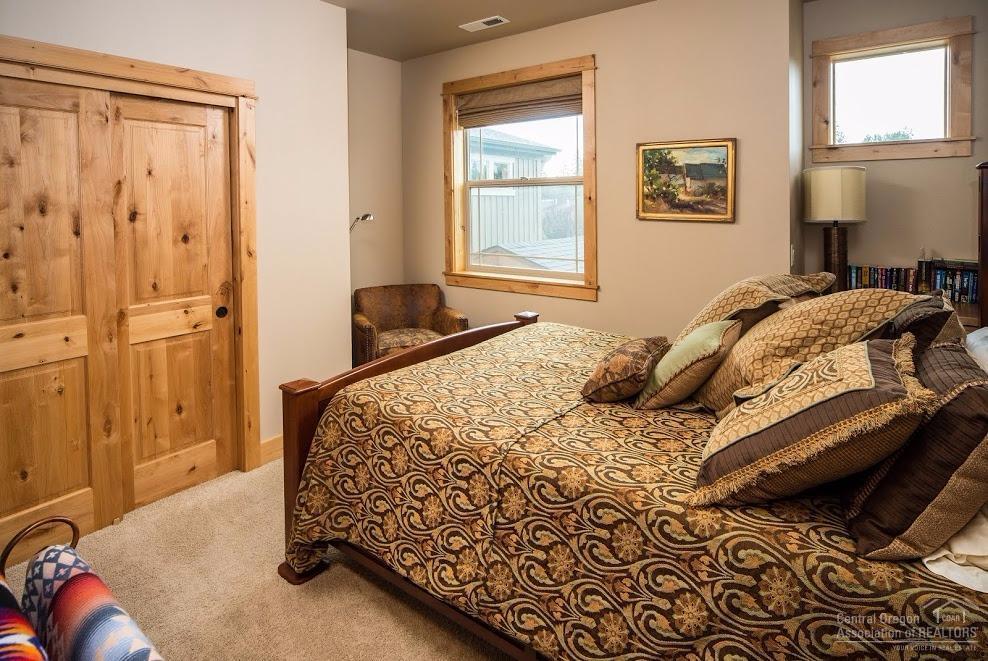 985 Southwest Vantage Point Way Bend, OR 97702 - Photo 7 of 21 Additional Photo