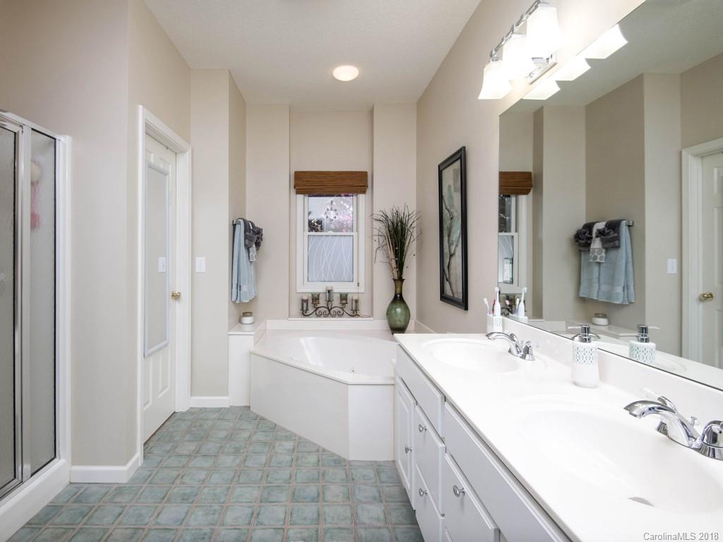 3017 Cove Loop Road Hendersonville, NC 28739 - Photo 15 of 36 Gallery Image 15