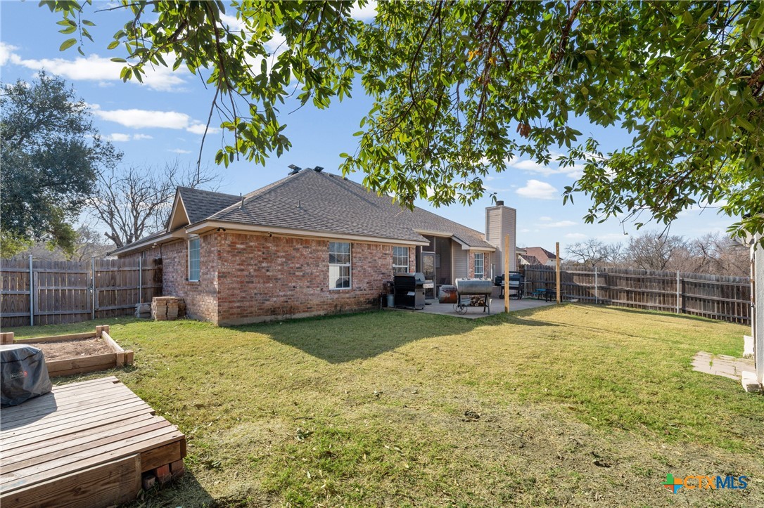 1601 Citation Loop Harker Heights, TX 76548 - Photo 39 of 42 a view of a house with backyard porch and sitting area