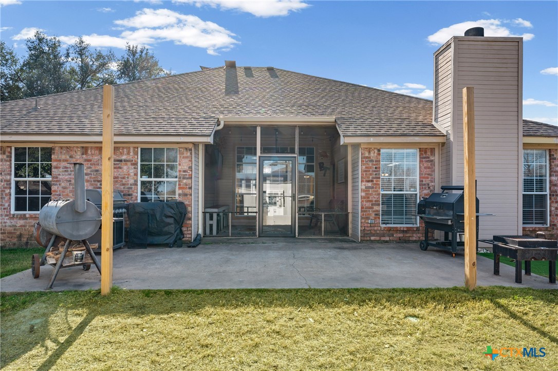 1601 Citation Loop Harker Heights, TX 76548 - Photo 40 of 42 a view of a house with backyard porch and sitting area