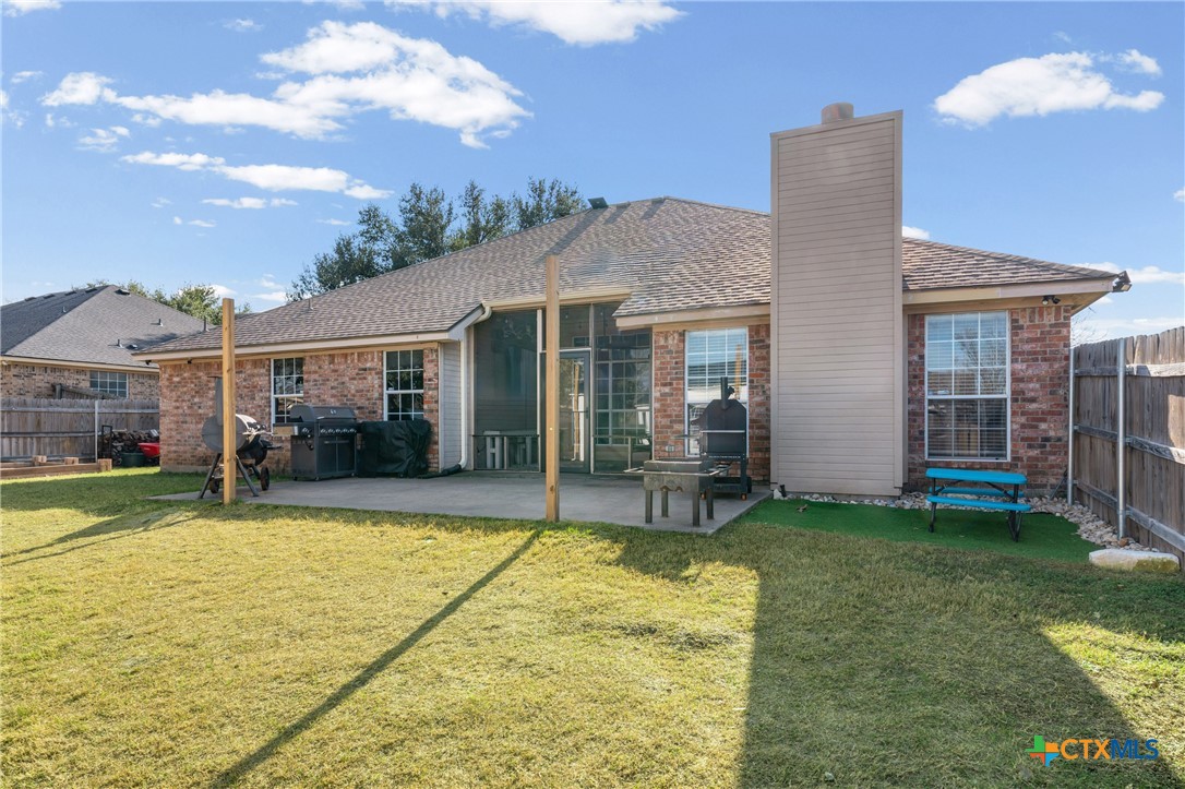 1601 Citation Loop Harker Heights, TX 76548 - Photo 41 of 42 a view of a house with a swimming pool