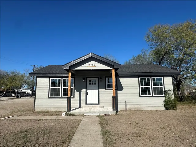 $185,900 | 203 East Blair Street, Three Rivers, TX 78071