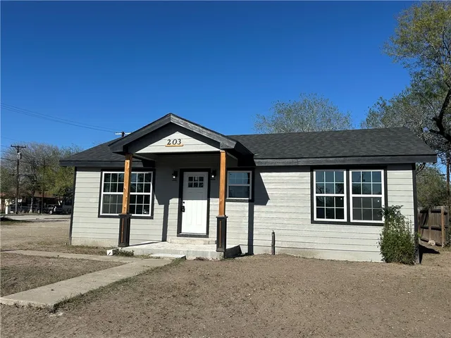 $185,900 | 203 East Blair Street, Three Rivers, TX 78071