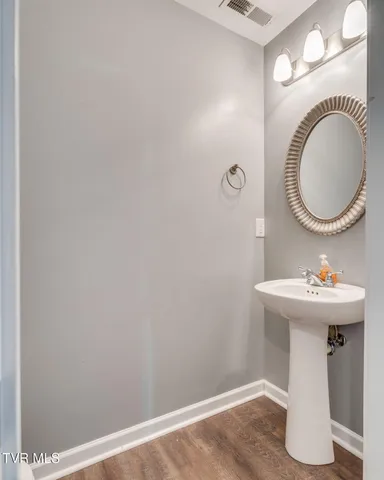 $269,900 | 425 Manchester Place, Bristol, TN 37620