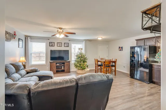 $269,900 | 425 Manchester Place, Bristol, TN 37620