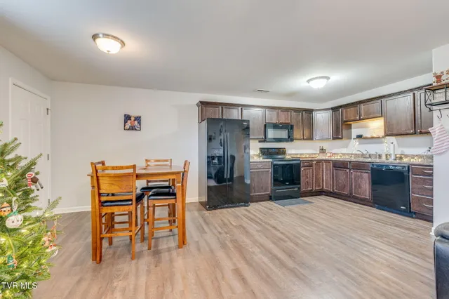 $269,900 | 425 Manchester Place, Bristol, TN 37620