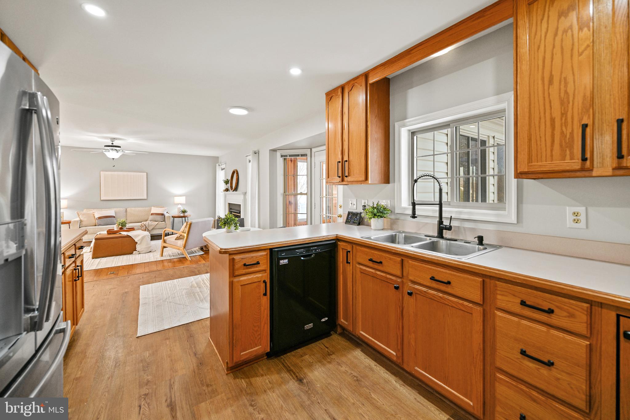 10449 Pineview Road Manassas, VA 20111 - Photo 15 of 55 Kitchen