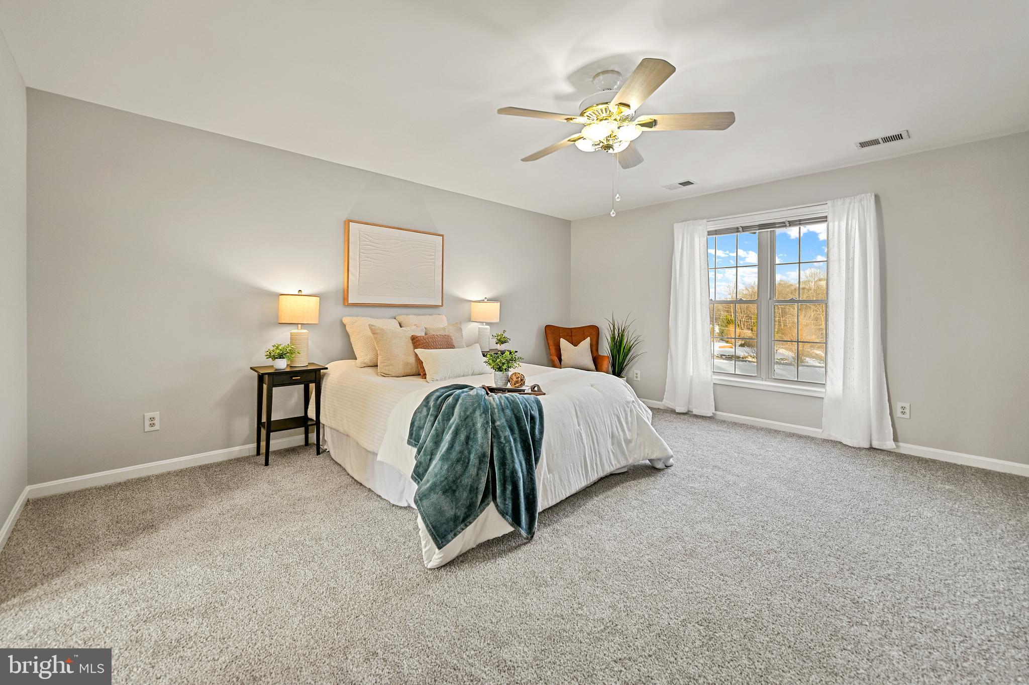 10449 Pineview Road Manassas, VA 20111 - Photo 23 of 55 Expansive Primary Room