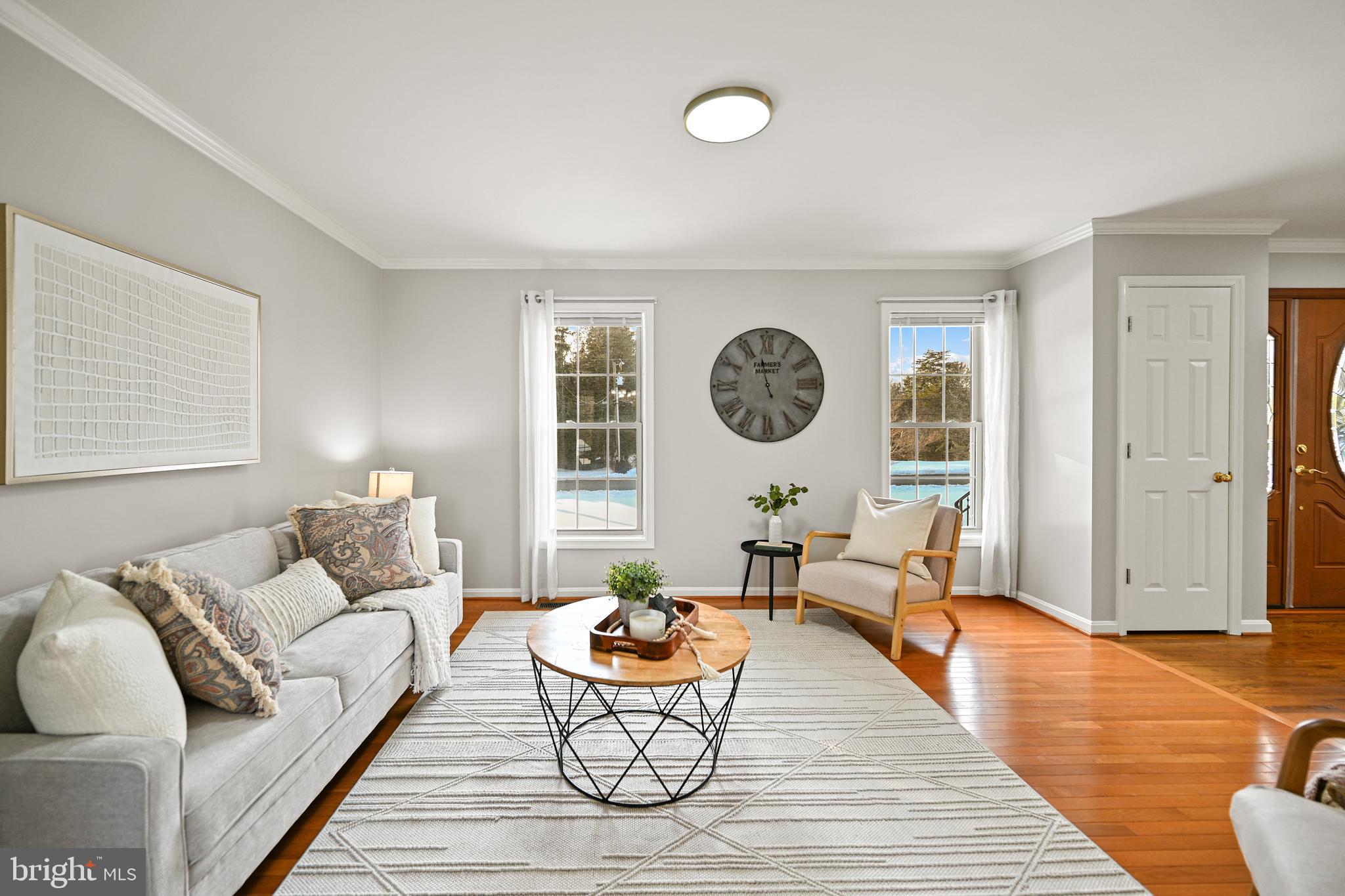Bright and Welcoming Living Room