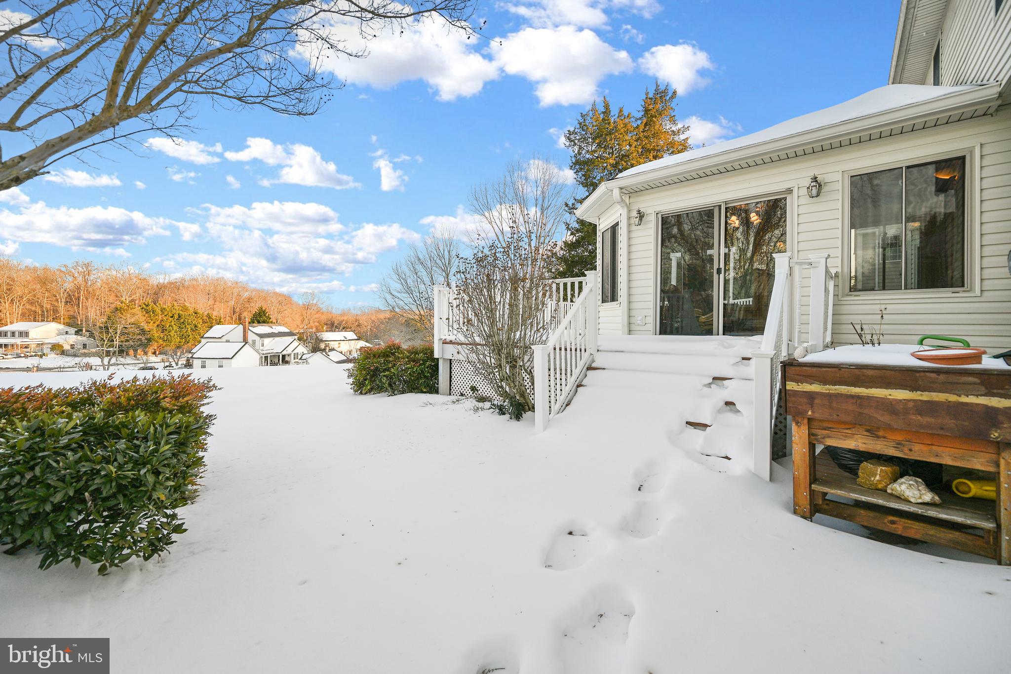 10449 Pineview Road Manassas, VA 20111 - Photo 45 of 46 Rear Exterior