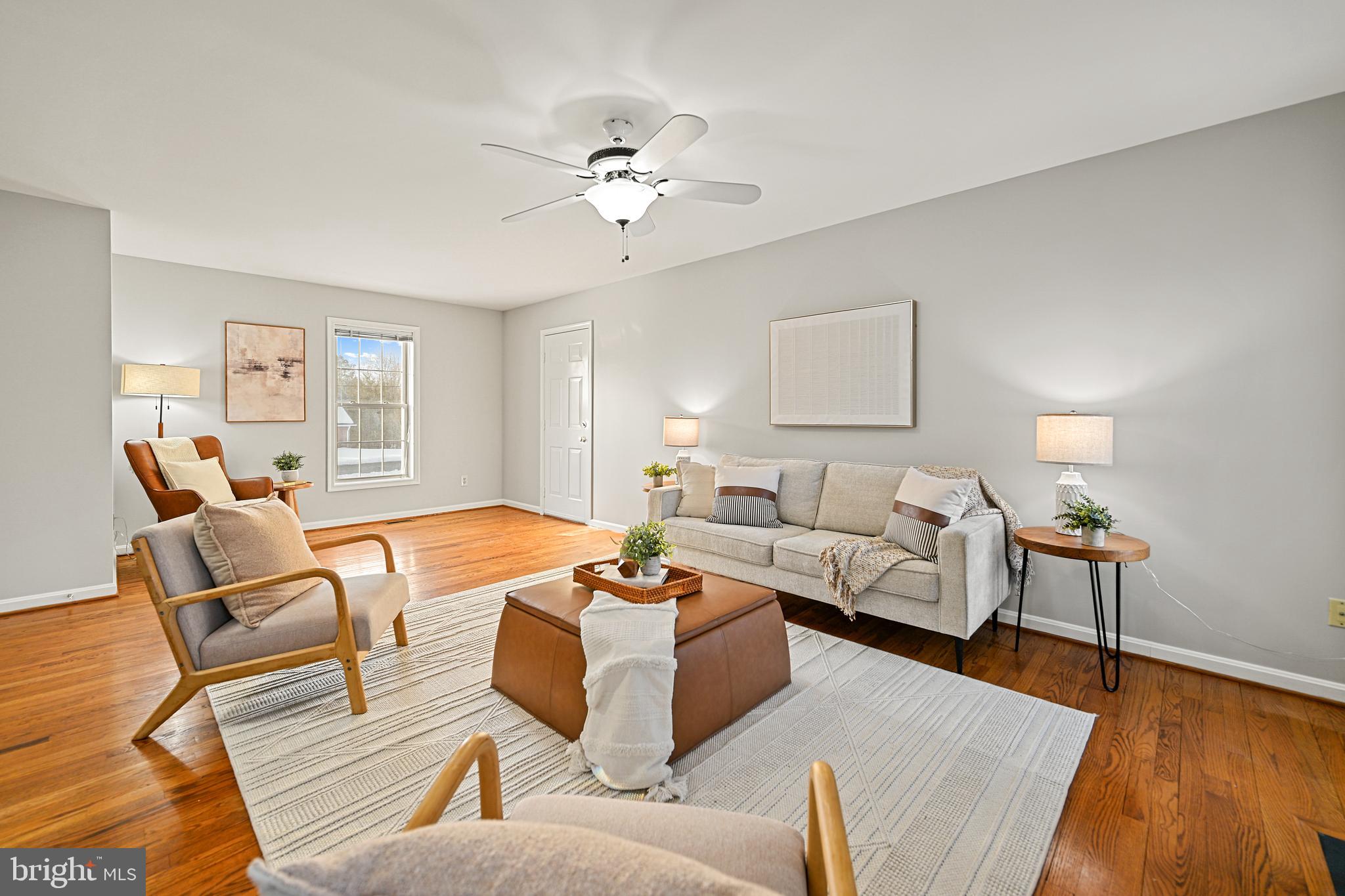 10449 Pineview Road Manassas, VA 20111 - Photo 10 of 46 Family Room off of Kitchen