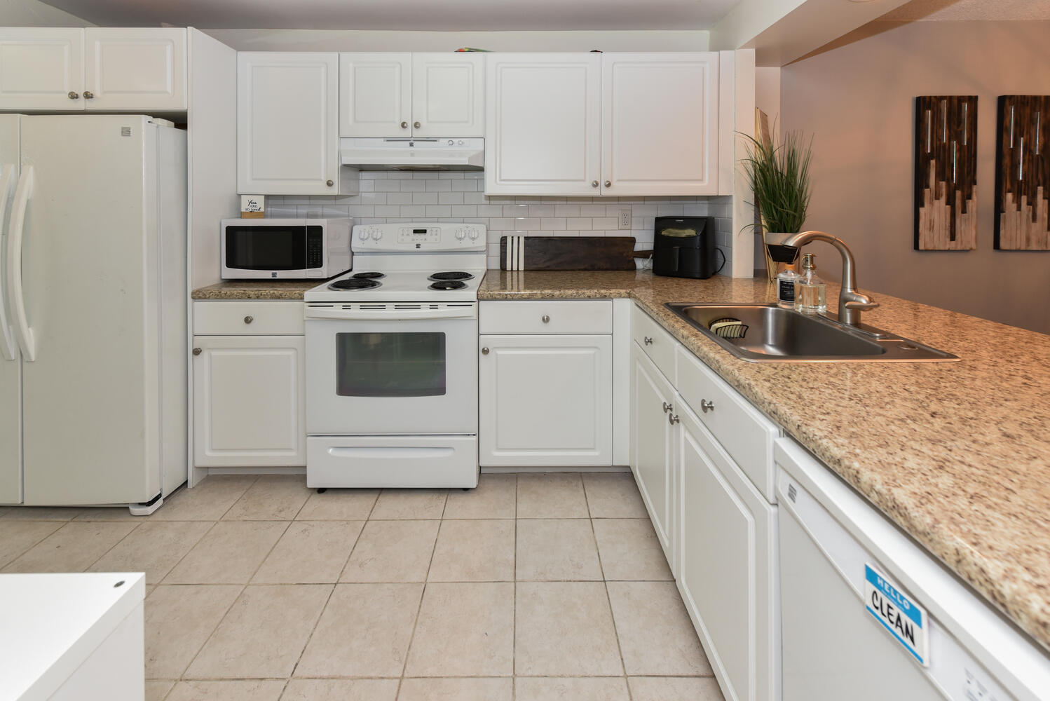 4 Royal Palm Way, Unit 504 Boca Raton, FL 33432 - Photo 8 of 25 Kitchen 2
