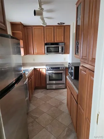 $93,000 | 330 Chapel Ridge Drive, Unit G, Hazelwood, MO 63042