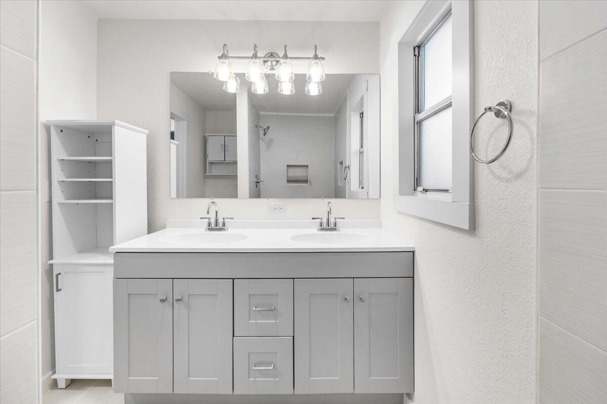 7013 Overman Street Milton, FL 32583 - Photo 23 of 31 09-1V3A6502
