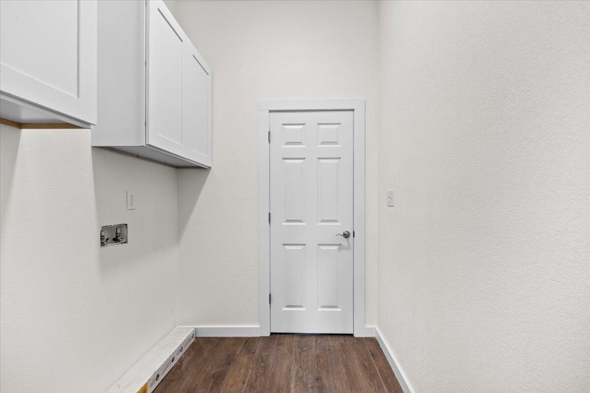7013 Overman Street Milton, FL 32583 - Photo 25 of 31 23-1V3A6392