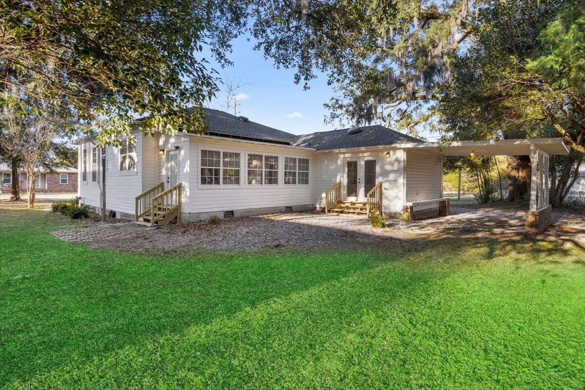 7013 Overman Street Milton, FL 32583 - Photo 4 of 31 30-1V3A6347v2