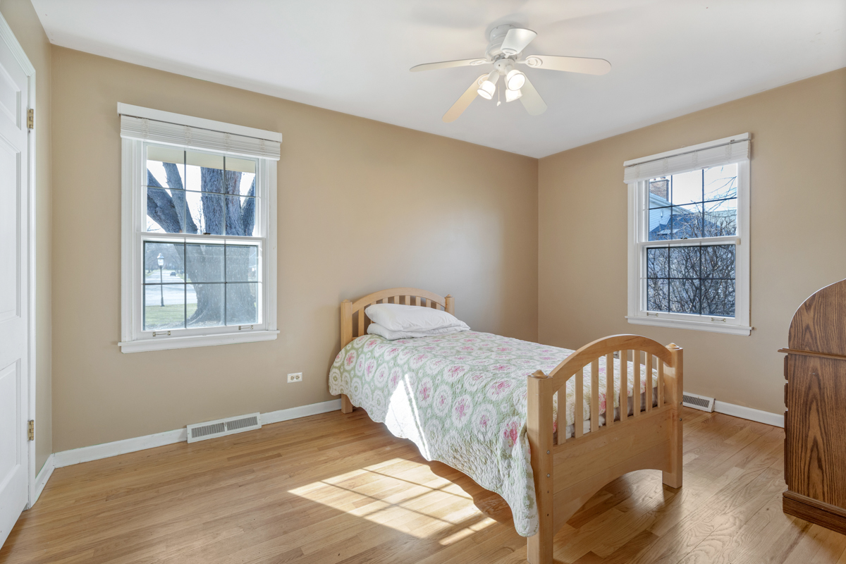 495 Old Mill Road Barrington, IL 60010 - Photo 14 of 26 Gallery Image 14
