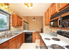 24 Camelfield Road Weaverville, NC 28787 - Photo 9 of 23 Gallery Image 9