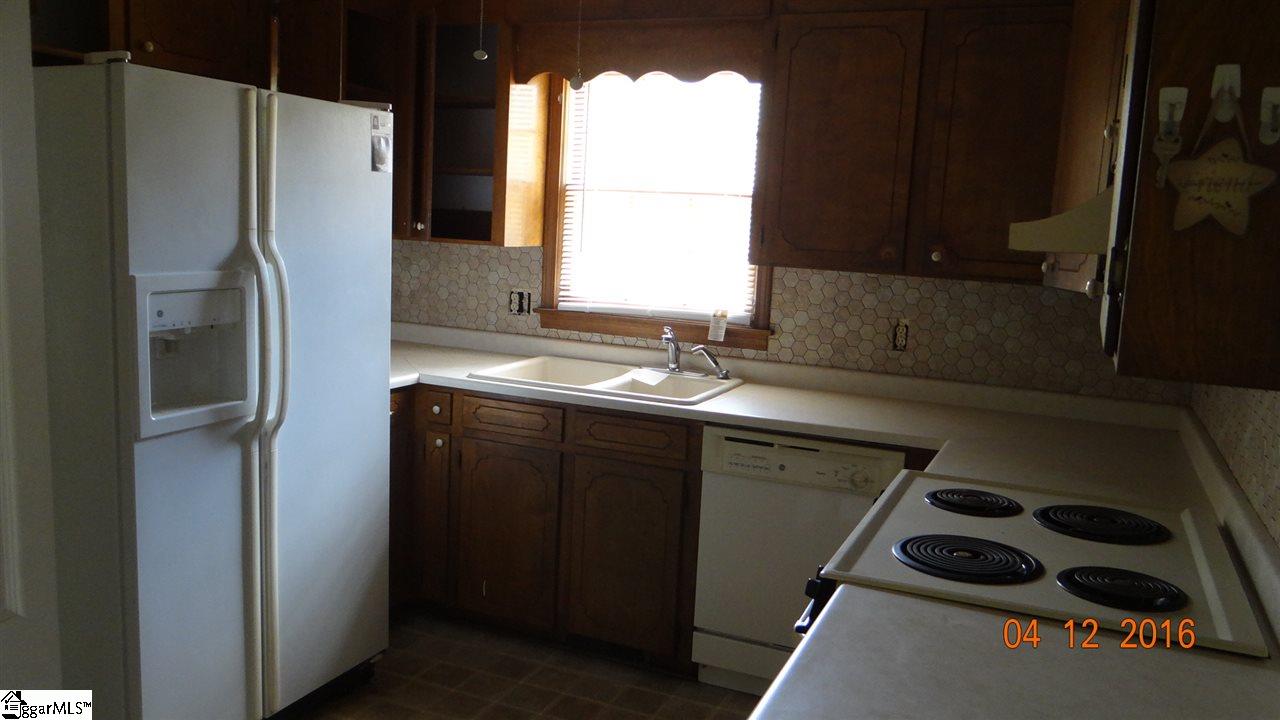 703 Neely Ferry Road Simpsonville, SC 29680 - Photo 3 of 13 Gallery Image 3
