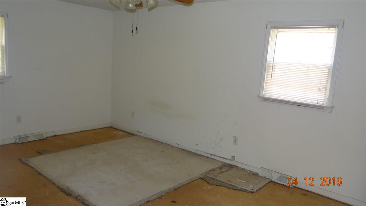 703 Neely Ferry Road Simpsonville, SC 29680 - Photo 10 of 13 Gallery Image 10