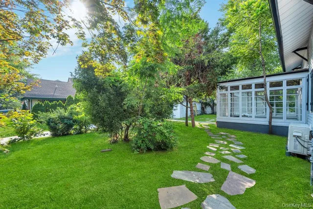 $1,387,000 | 15 Superior Road, Floral Park, NY 11001