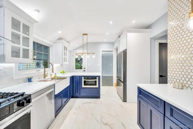 $1,387,000 | 15 Superior Road, Floral Park, NY 11001